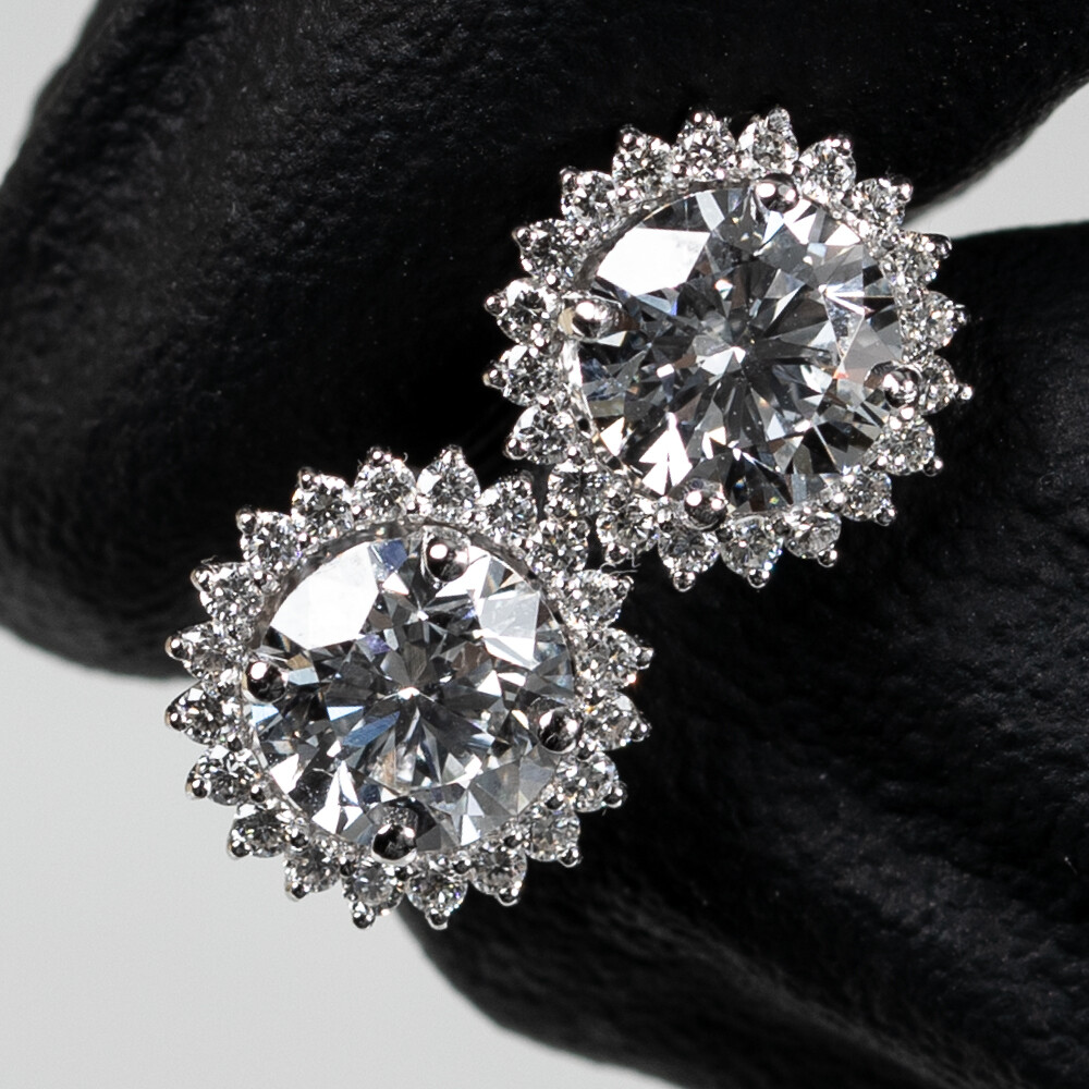 Round Solitaire Halo 14K White Gold VVS 1.74Ct Diamond Circle Shape Earrings