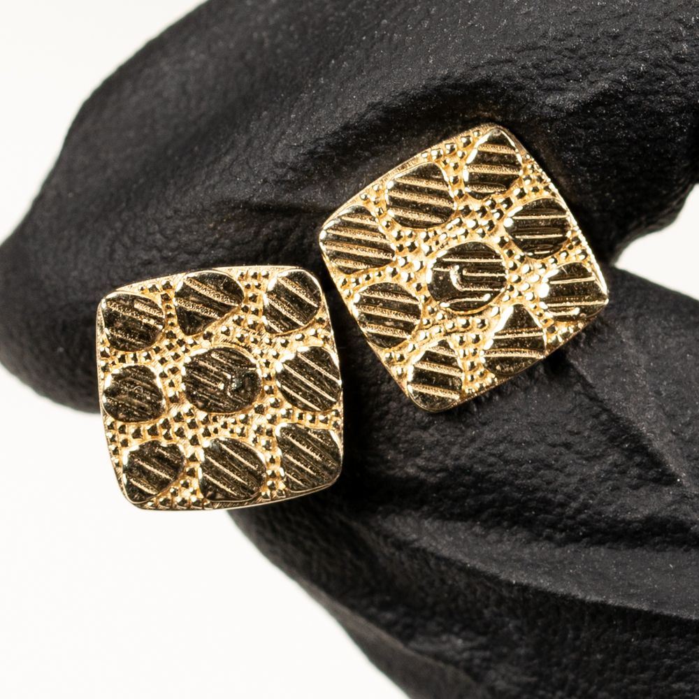 Square 10K Solid Yellow Gold Men&#39;s Diamond Cut Nugget Stud Earrings