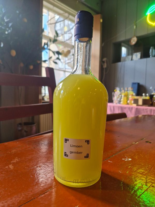 Limoen/ gember ( 700ml) Limoen/ gember ( 700ml)