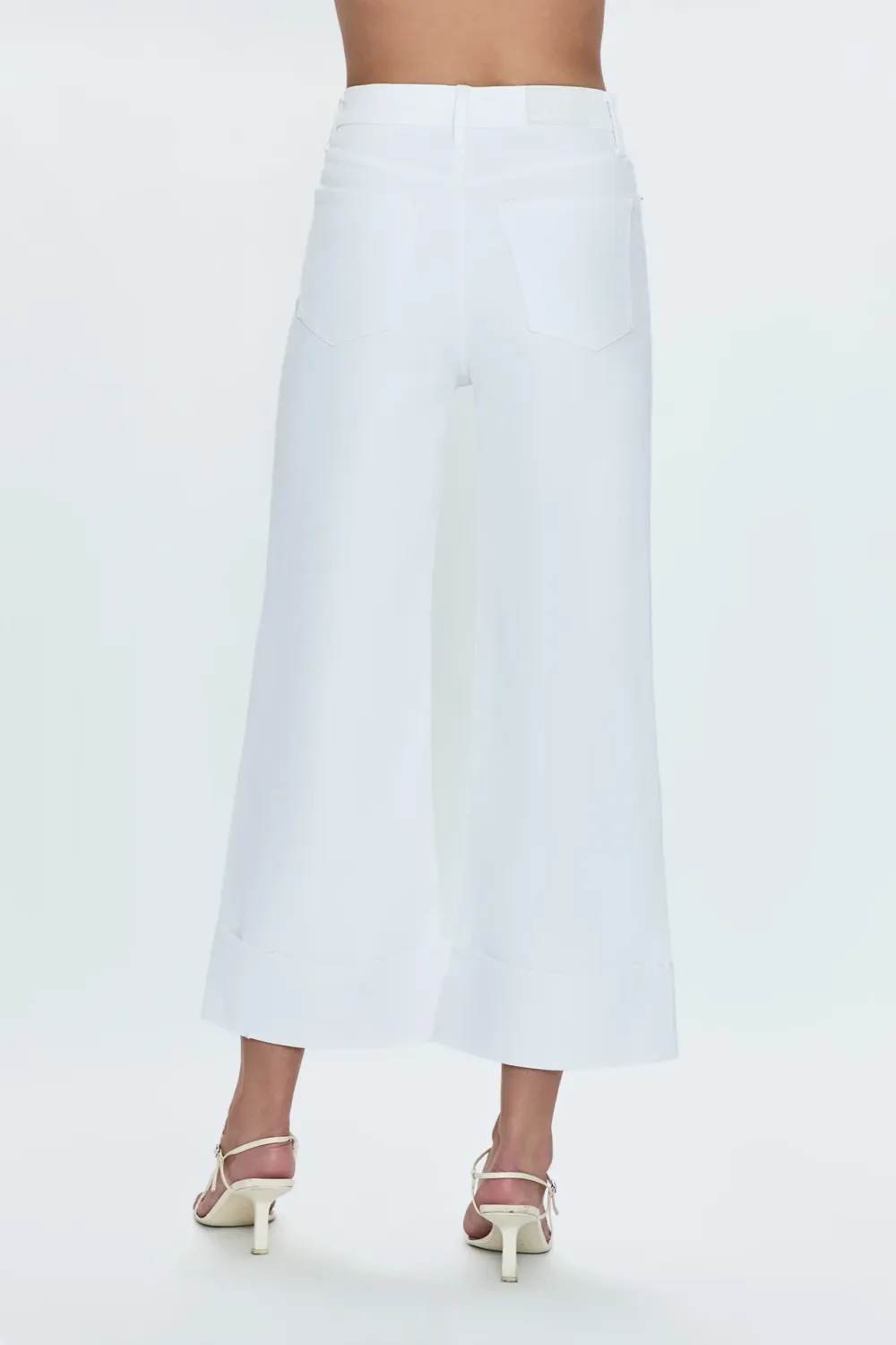 Pistola Lana Crop w/ Cuff