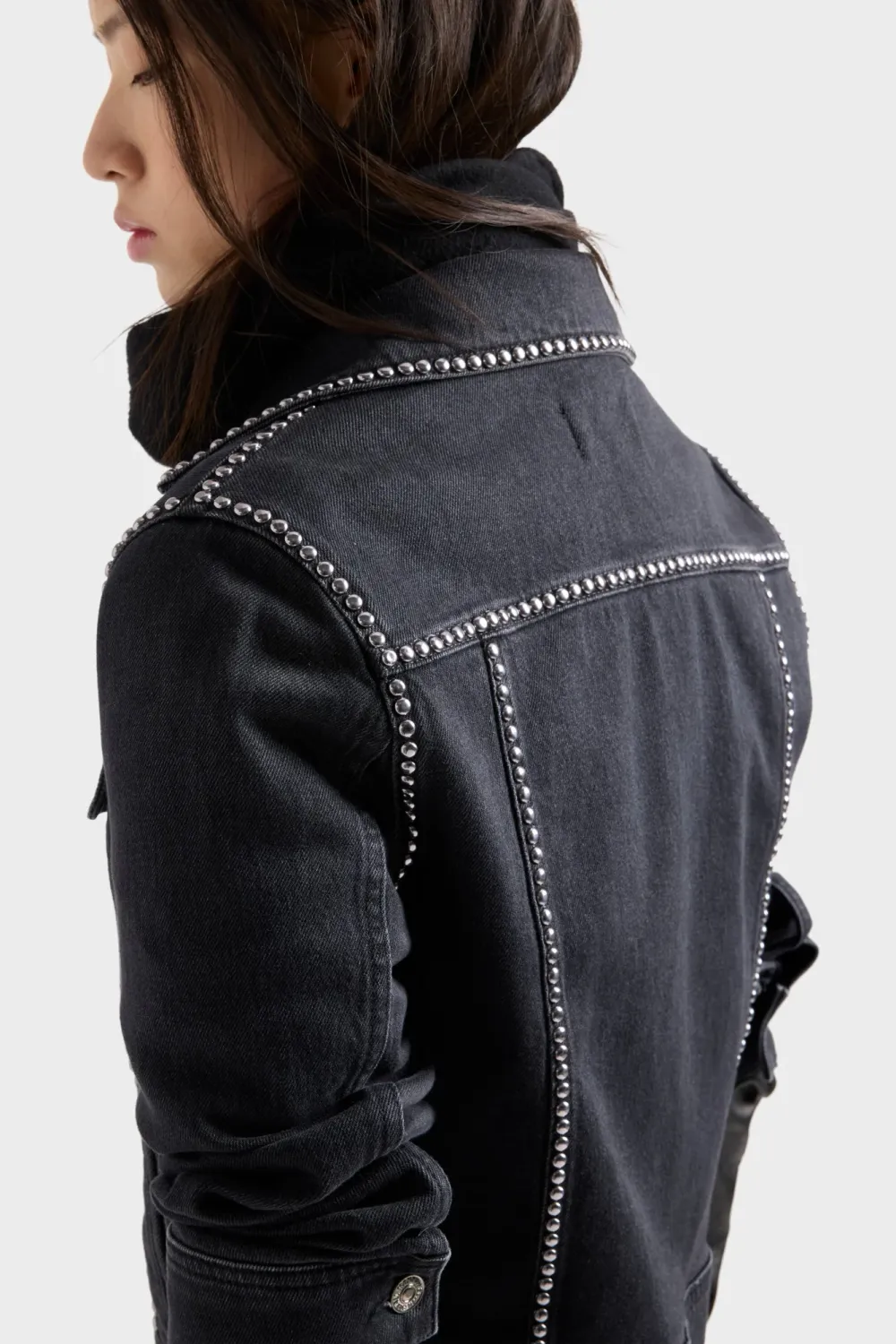 7FAM Adi Studded Trucker`