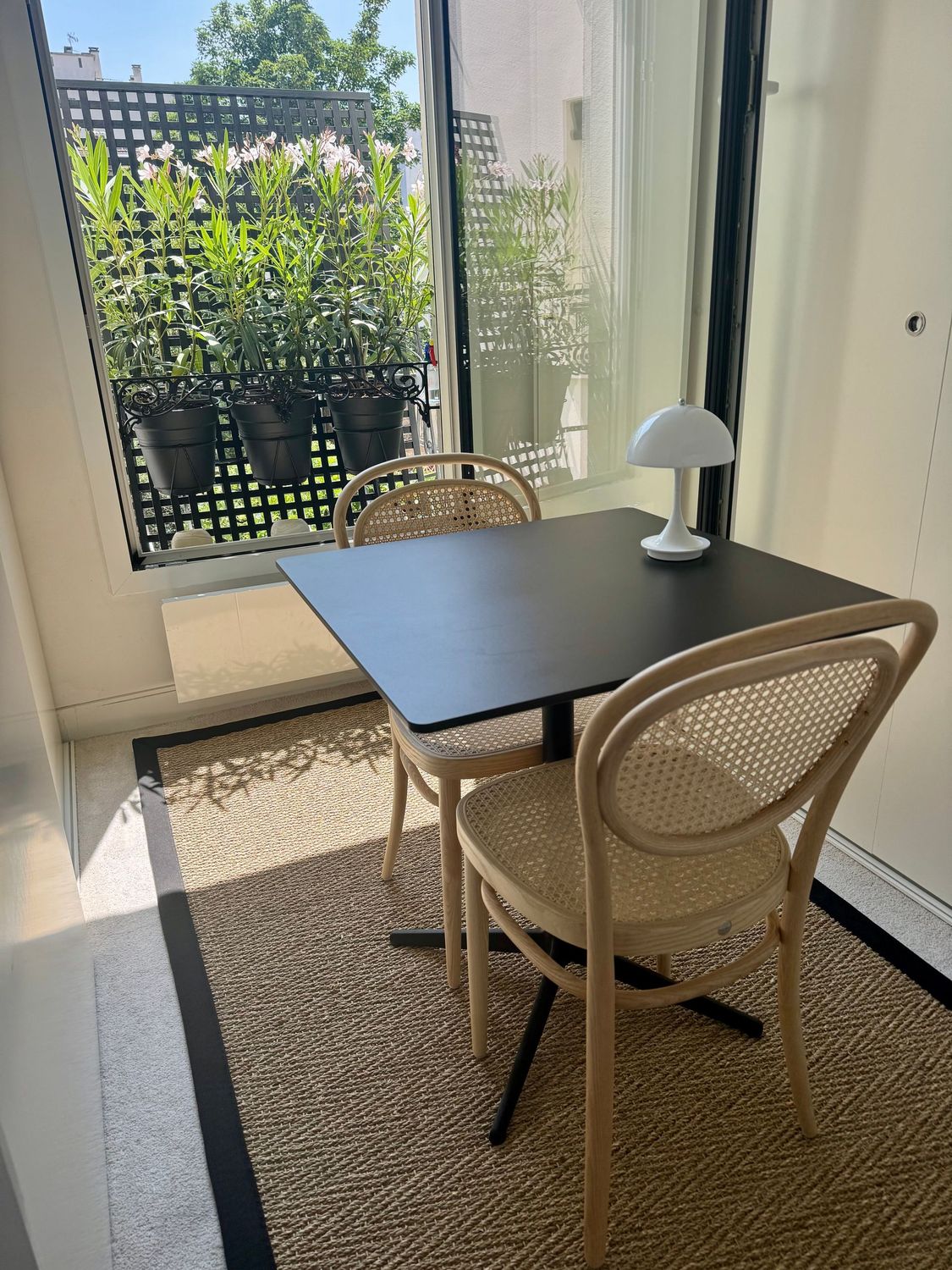 PLANK / THONET- Table Mister X Chaises 215