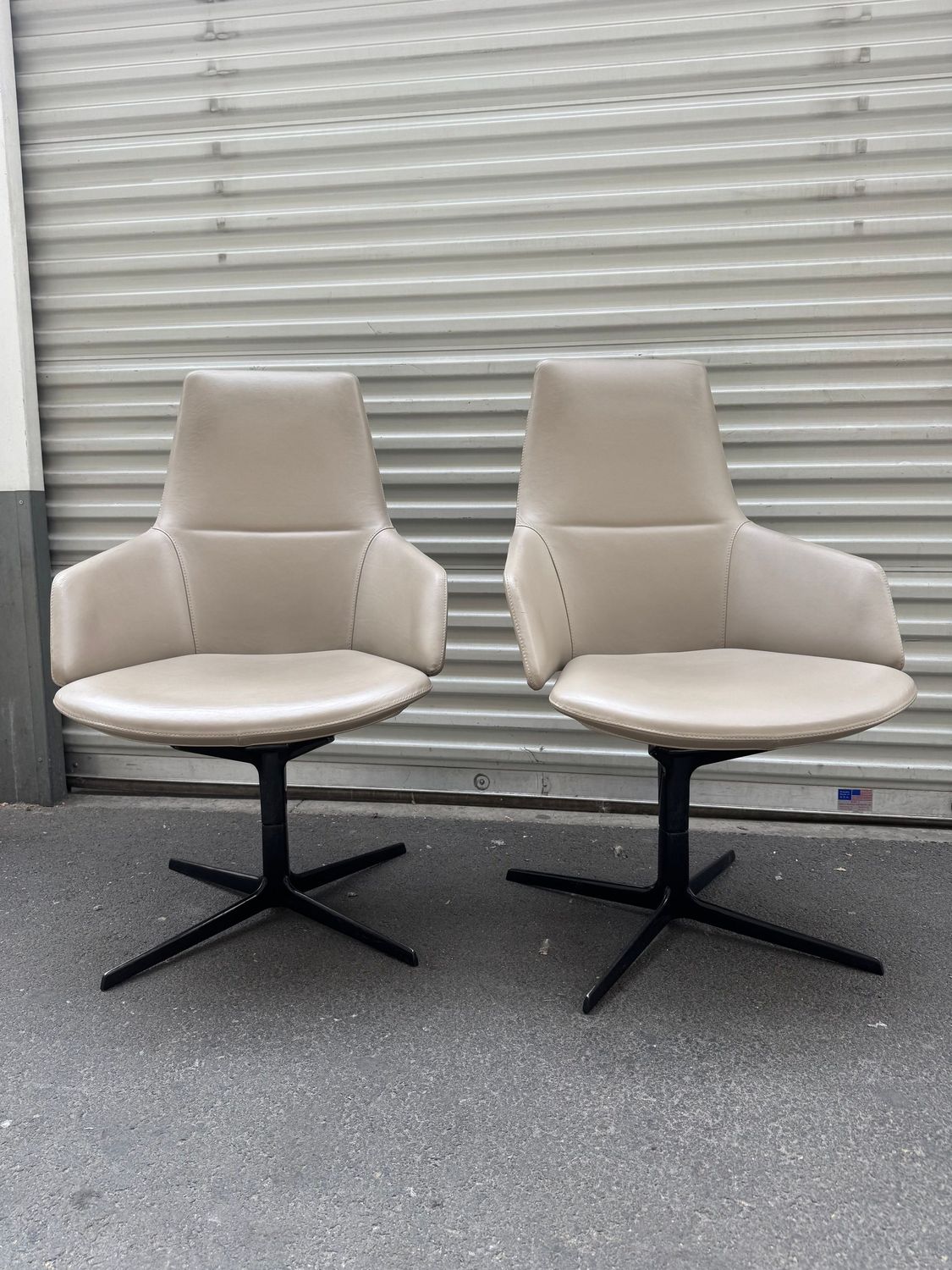 ARPER - Fauteuil Aston