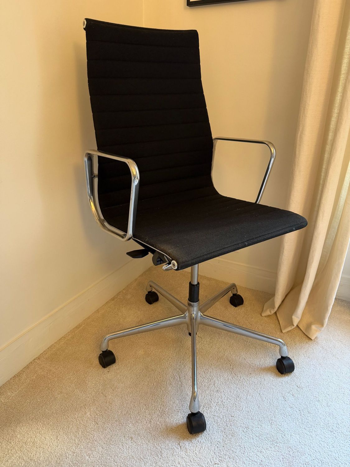 VITRA - Fauteuil EA 119 Hopsak VITRA - Fauteuil EA 119 Hopsak