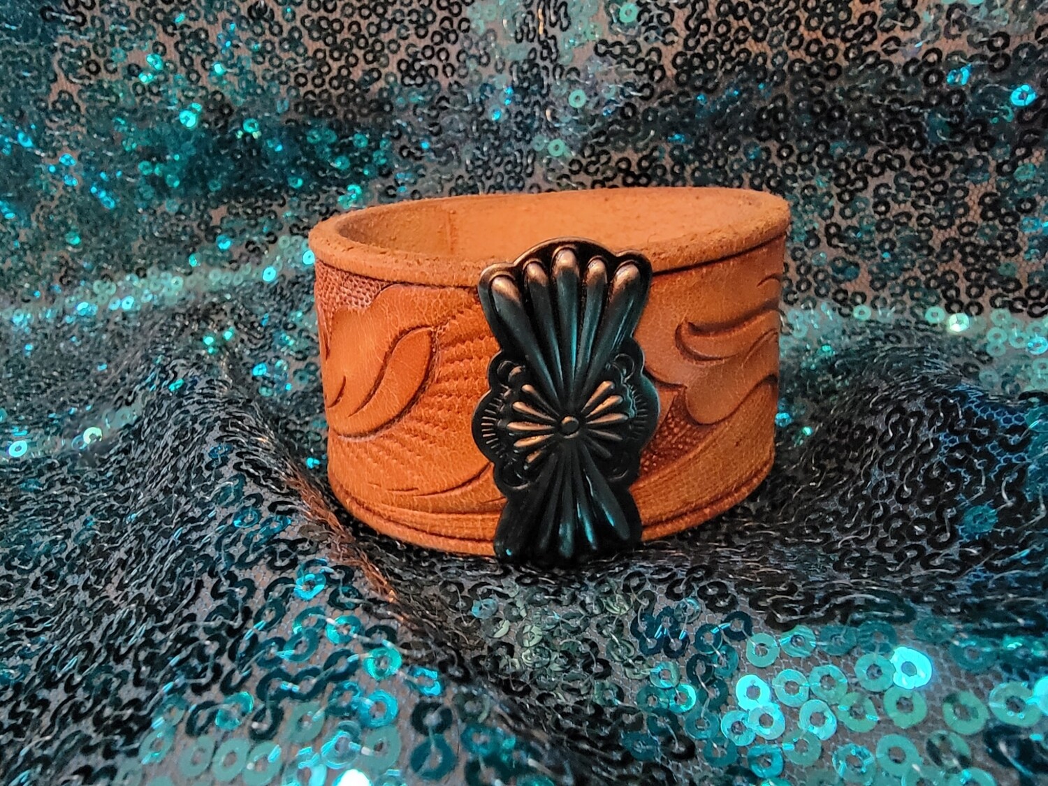 Tooled Conch Cuff