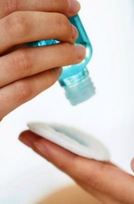 COMPLETE OIL FREE MAKEUP REMOVER