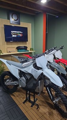 EASY LIFT STAND R-Tech  for STARK VARG