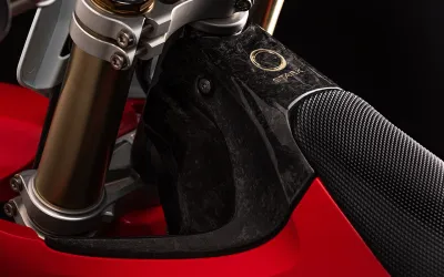 CARBON FIBRE SPOILER