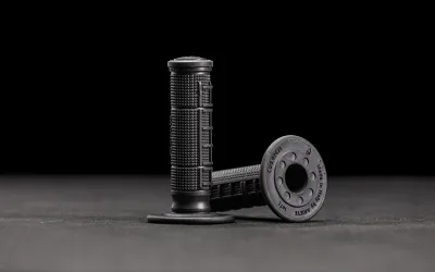 Grips Pair