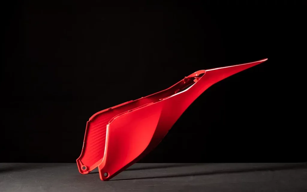 EX Rear Spoiler, Colour2: Stark Red