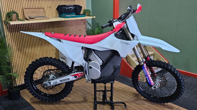 PRE-OWNED STARK VARG SMX1.0 - 80HP ALPHA