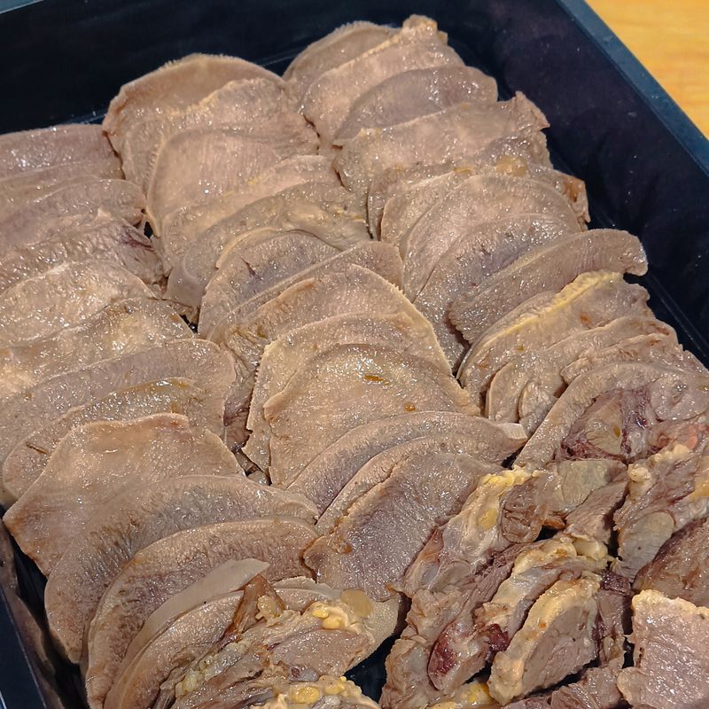 (OTP)Carved Roast Lengua - Party Tray 54~65pcs