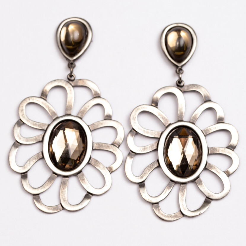 Brinco Margarida Fumê