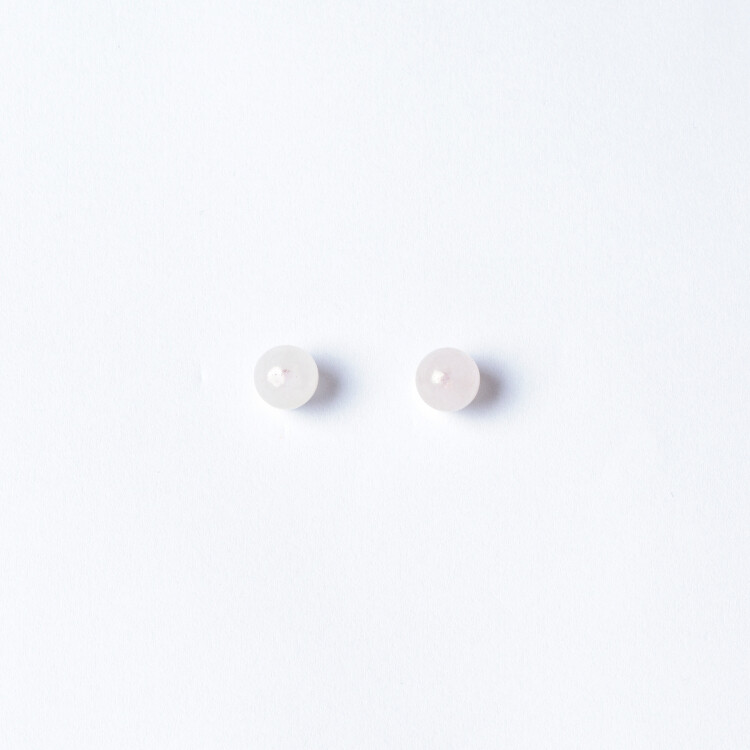 DMC - Brinco Base Bola Pequena Quartzo Rosa