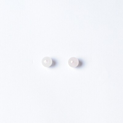 DMC - Brinco Base Bola Pequena Quartzo Rosa