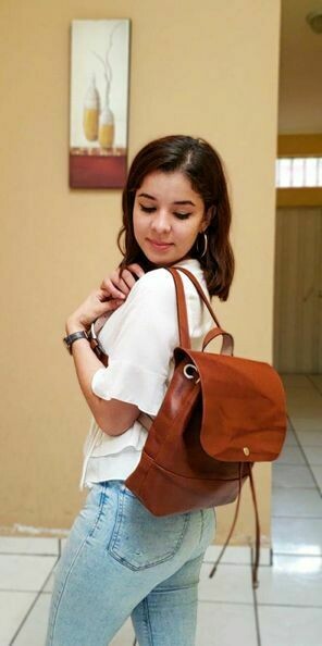 Mochila de cuero estilo Grecia