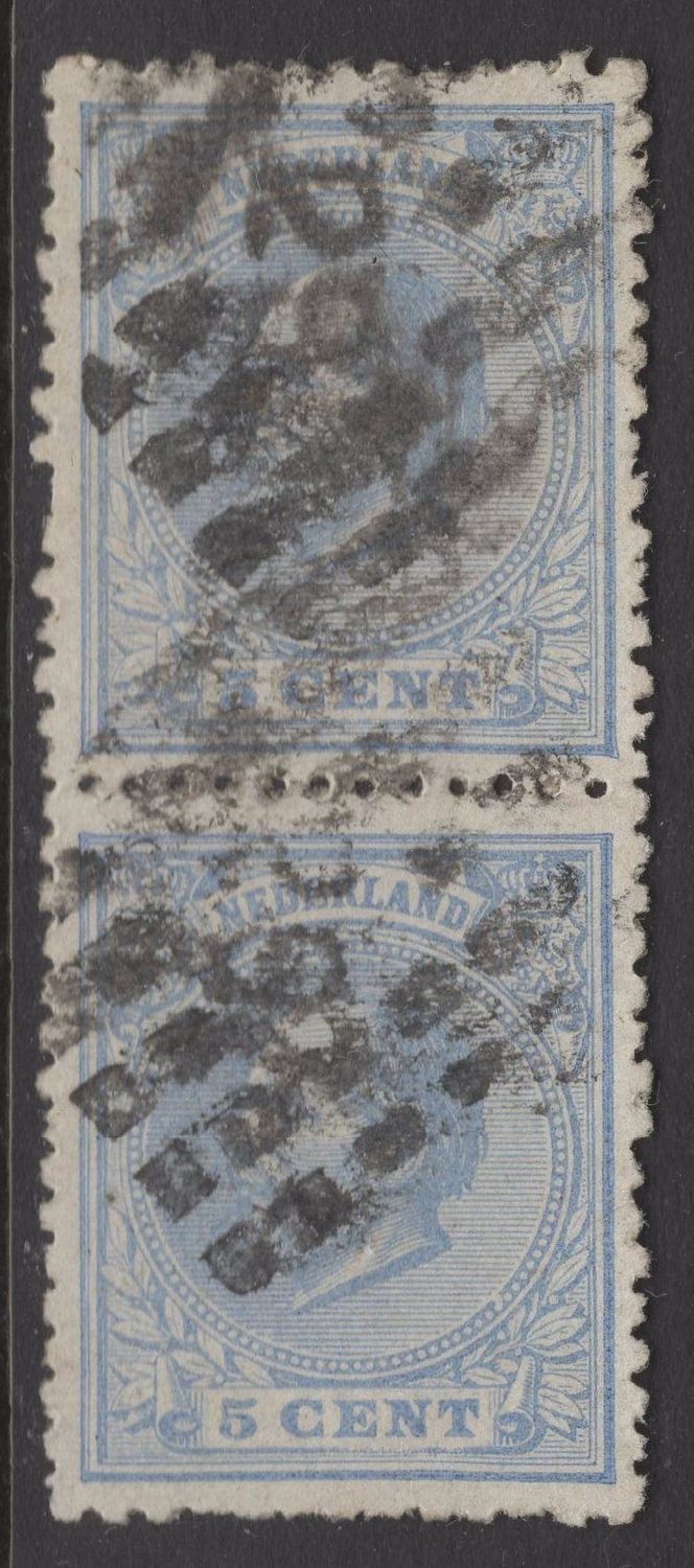 Nvph 19 D in vert. paar; puntstempel 29