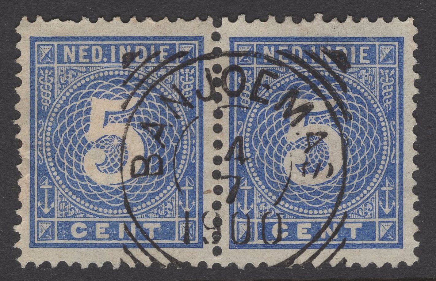 Banjoemas op Nvph 22 in paar