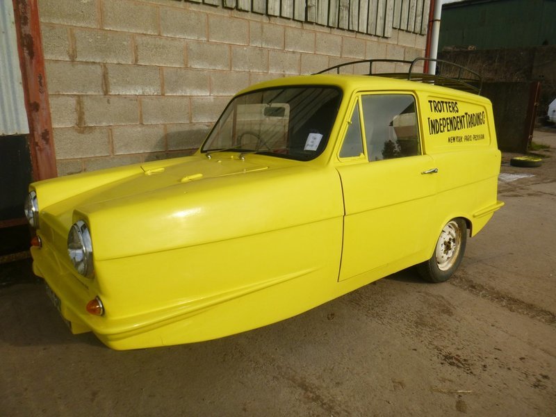 Reliant Regal chgrome filler cap
