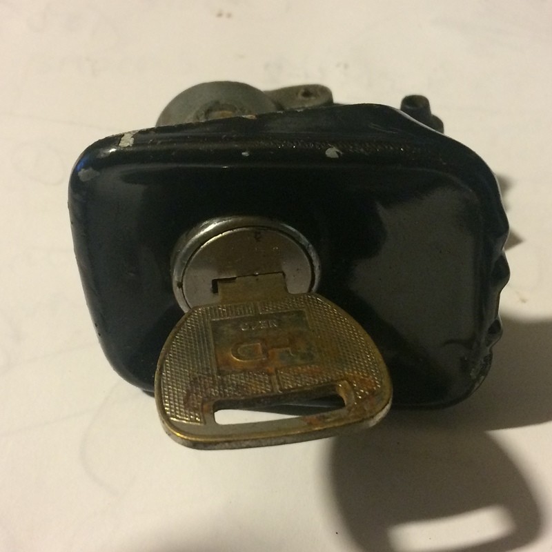 Reliant Rear Lock, Key and Button Section