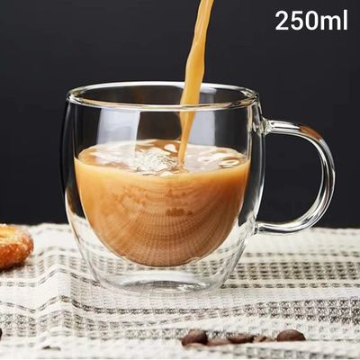 Стакленa чаша со двоен ѕид со рачка 250ml 
