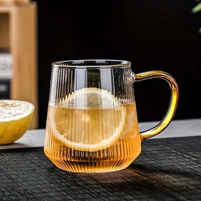 Стакленa чаша криглa со рачка LINE 400ml