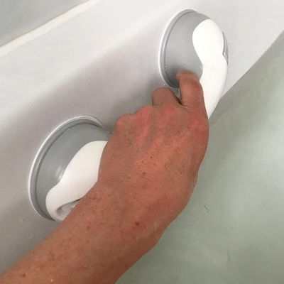 Рачка помошна држач со вакум