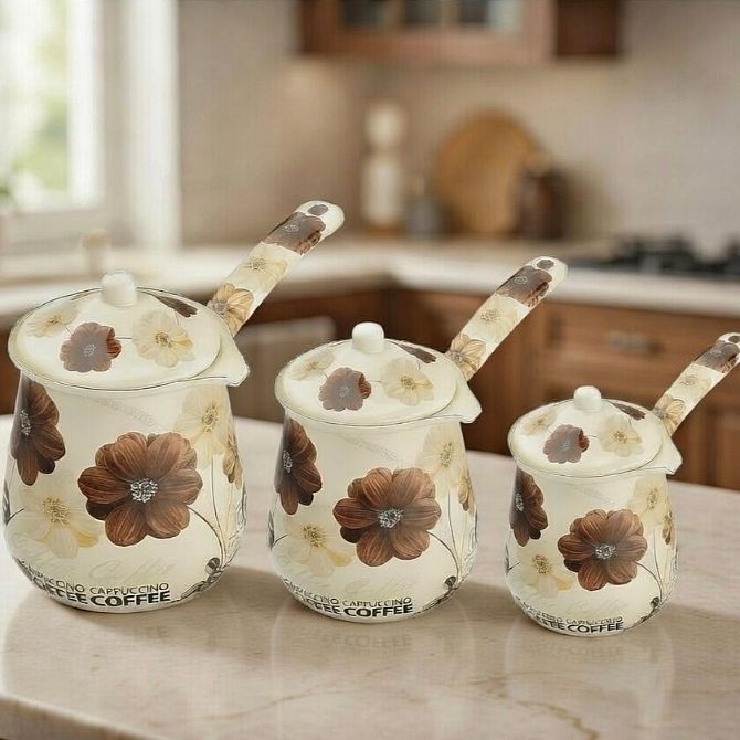 Сет 3 метални емајлирани ѓезвиња со капаци