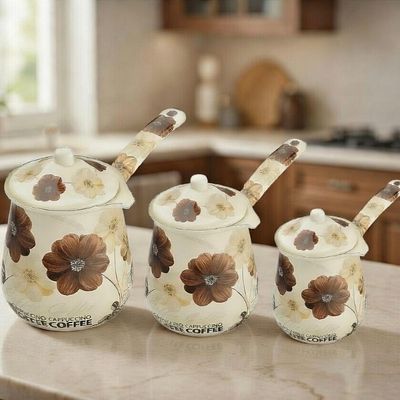 Сет 3 метални емајлирани ѓезвиња со капаци