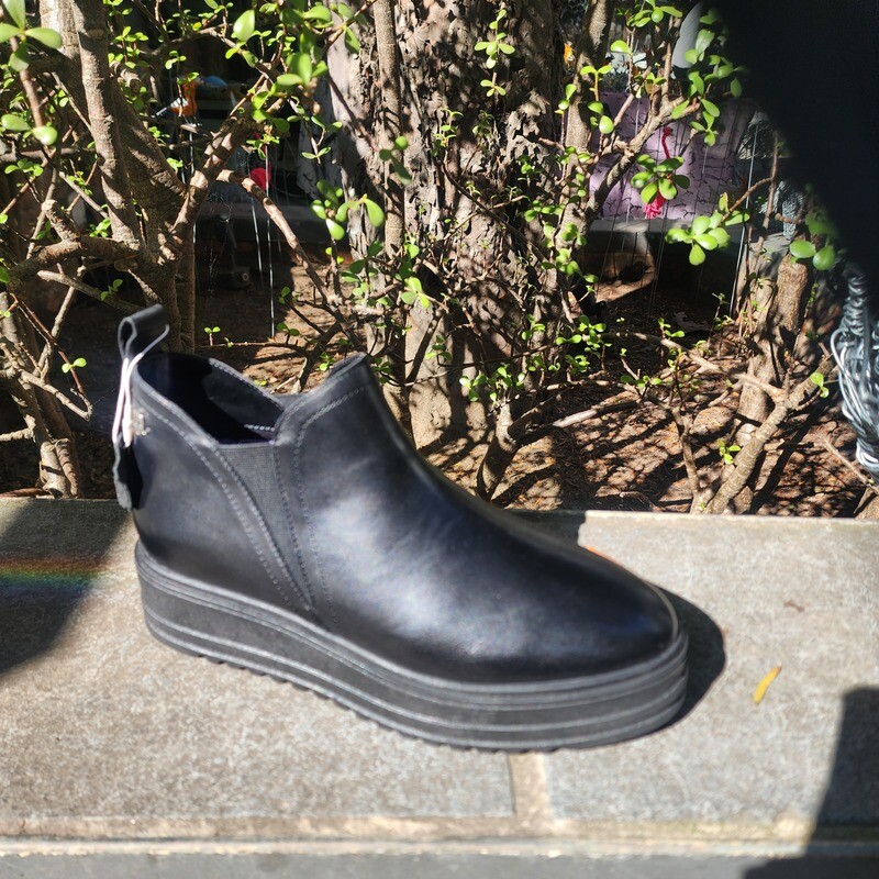 Nicci Tyler Veniz 1 Black Boot
