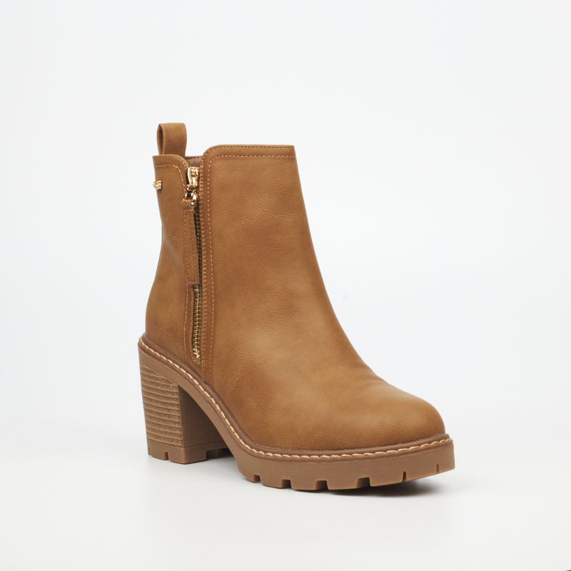 Miss Black Kat 3 Camel