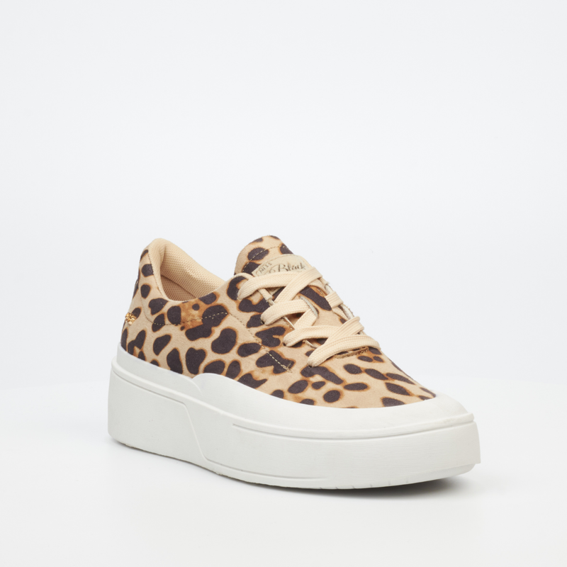 Miss Black Pilot 1 Leopard
