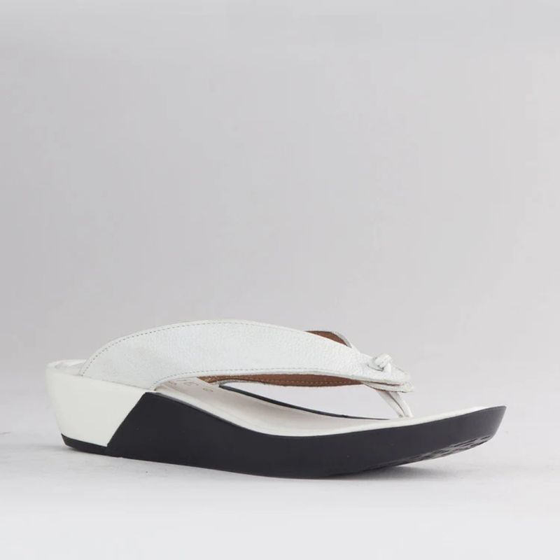 Froggie Lead White Rox Thong Sandal