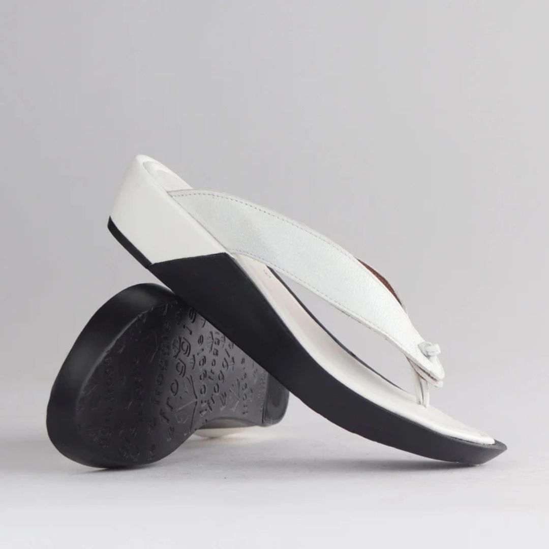 Froggie Lead White Rox Thong Sandal