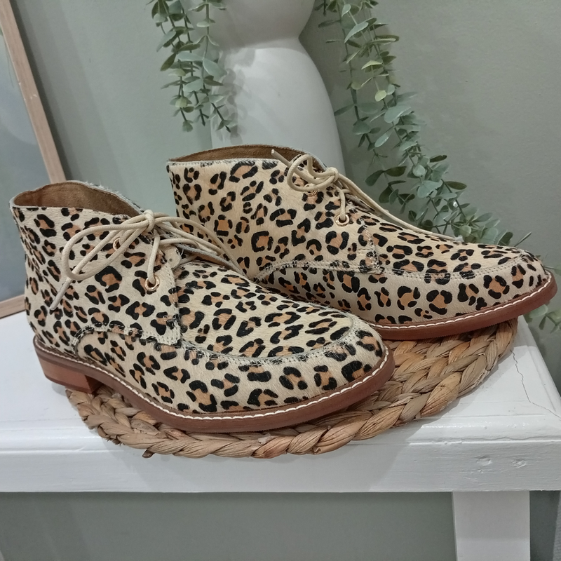 Julz Ava Leopard