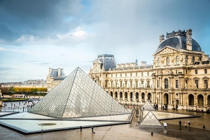 Paris Day Tour | Louvre Museum Skip-the-Line Guided Tour with Venus de Milo & Mona Lisa