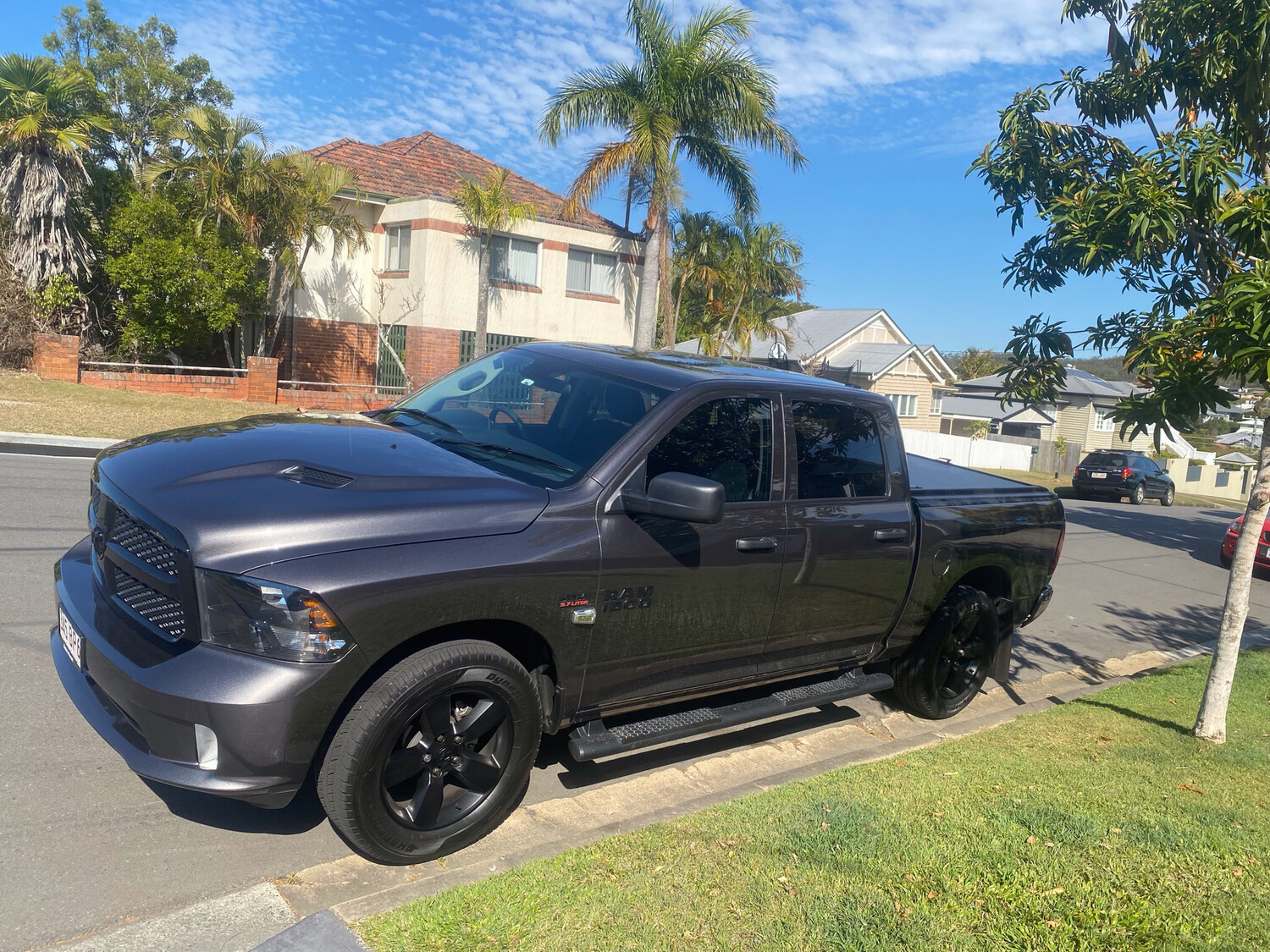 Dodge Ram DS 1500 Crew Cab Manual Roller (PRE ORDER ONLY)