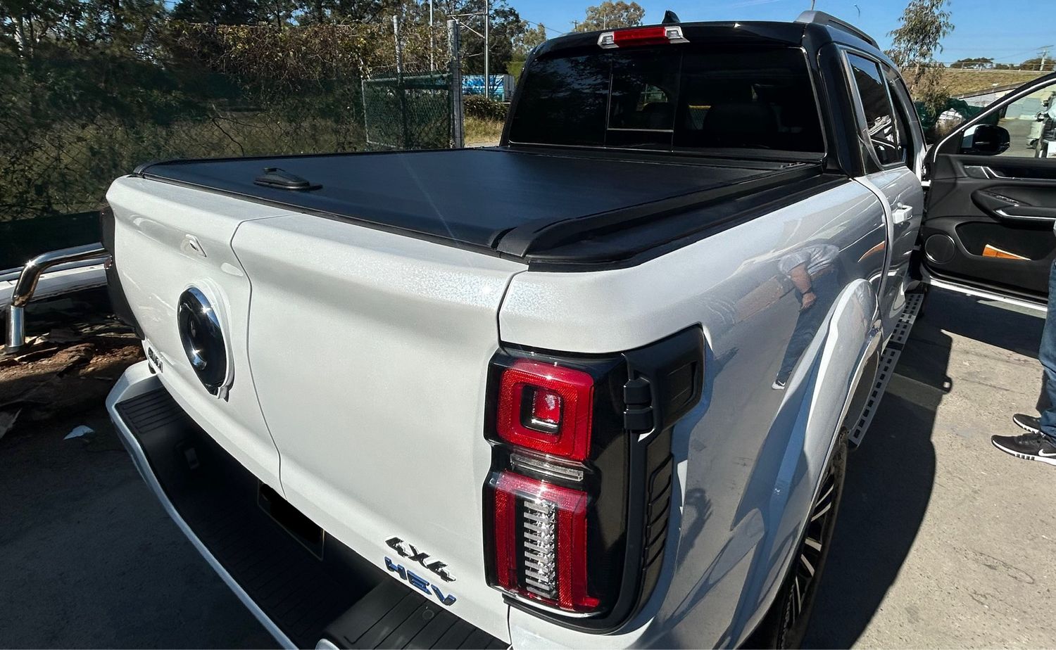 GWM Cannon Alpha Manual Roller Lid/ Tonneau