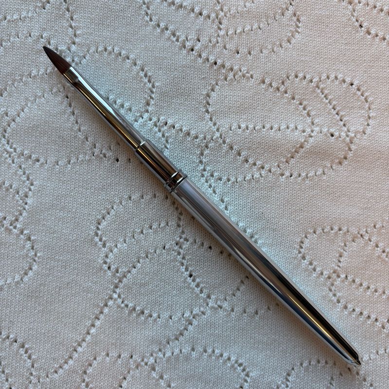 Gele pensel nr. 8. med Låg