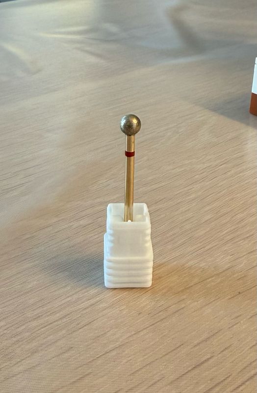 Bits Til E-fil Ball