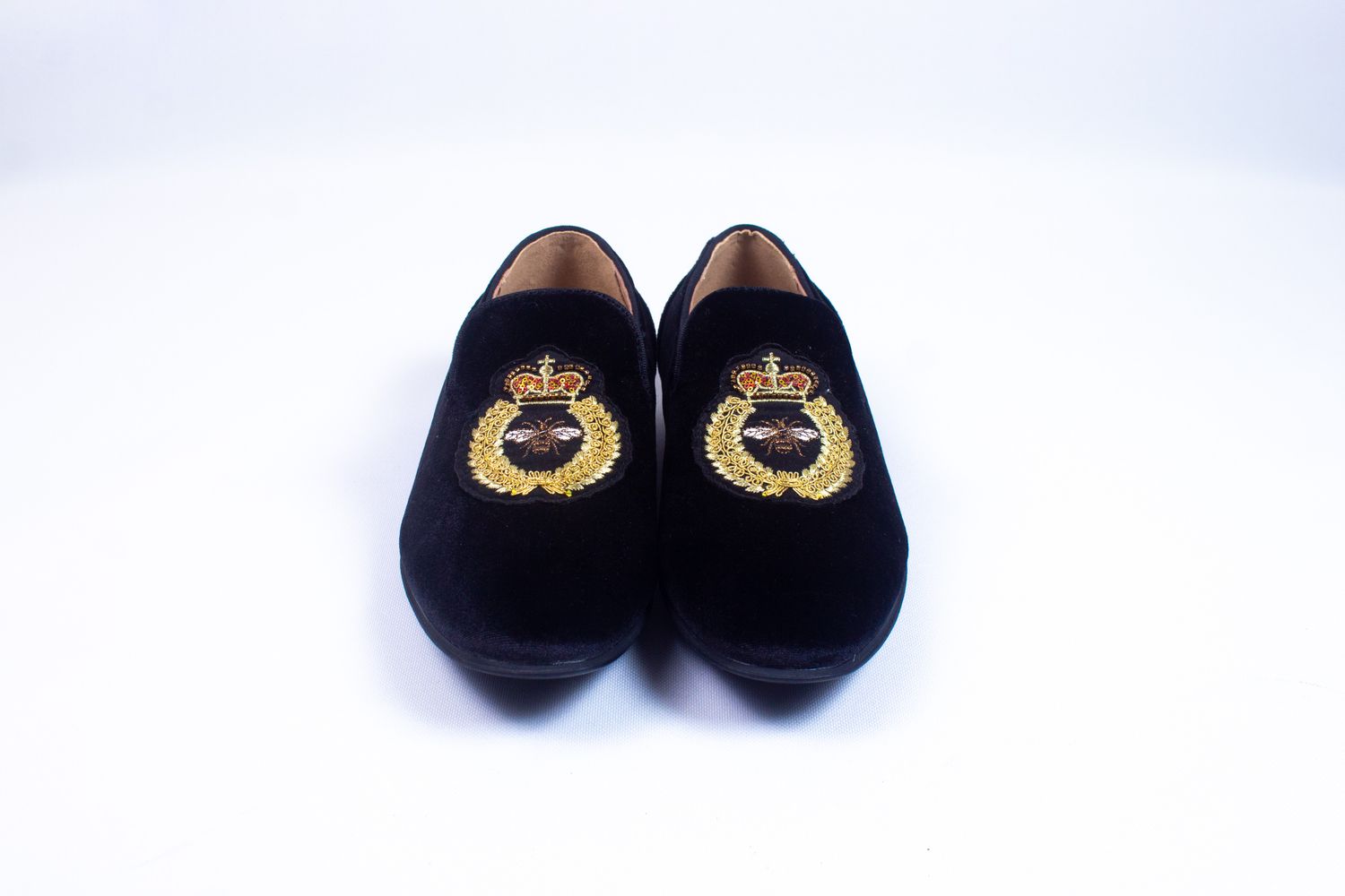 ASOS DESIGN LOAFER IM BLACK VELVET WITH BADGE DETAIL