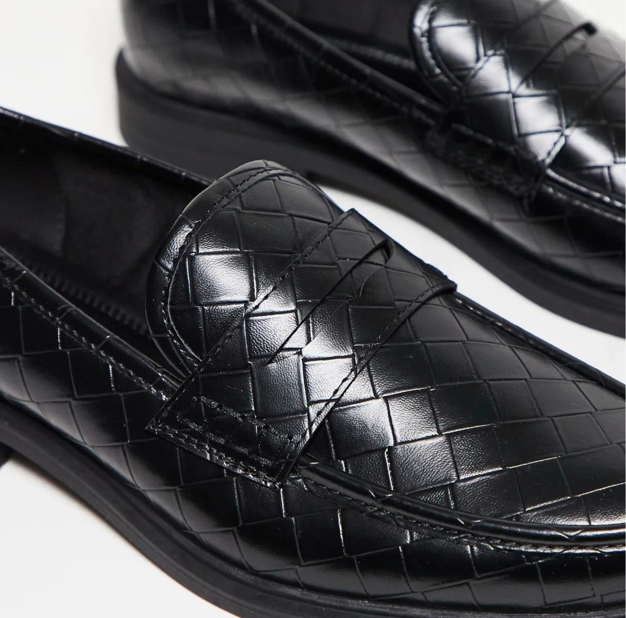 Penny Loafers In Black Weave
