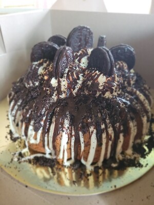 Bundt Cakes &amp; Cheesecake Brownies