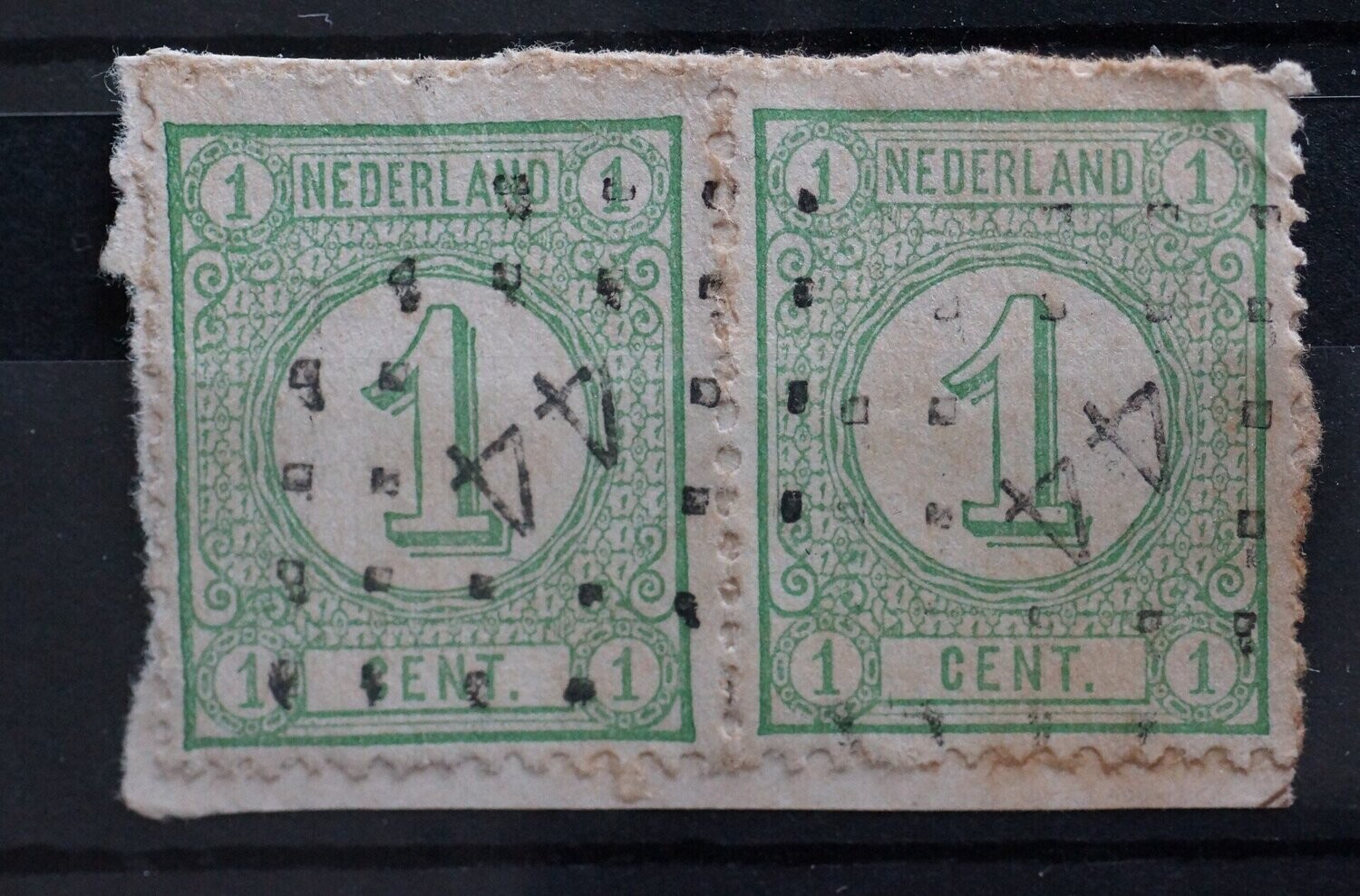 44 (Den Haag) op NVPH 31 (2x)