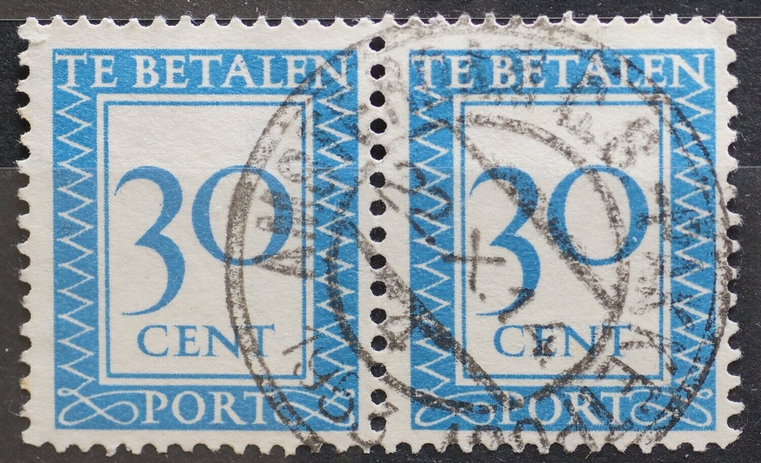 Amsterdam C.S. - Pakketpost 4 op NVPH P 97 (paar)