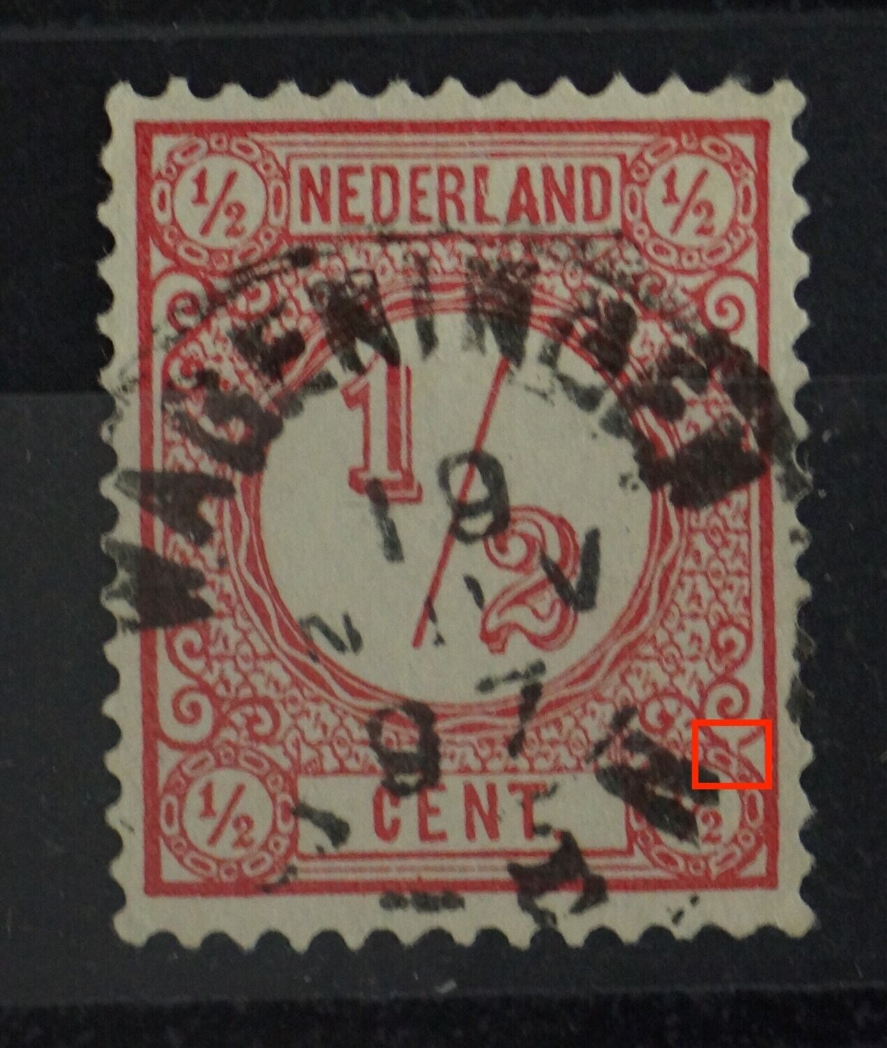 NVPH 30 - witte vlek boven kleine 1/2 rechts onder