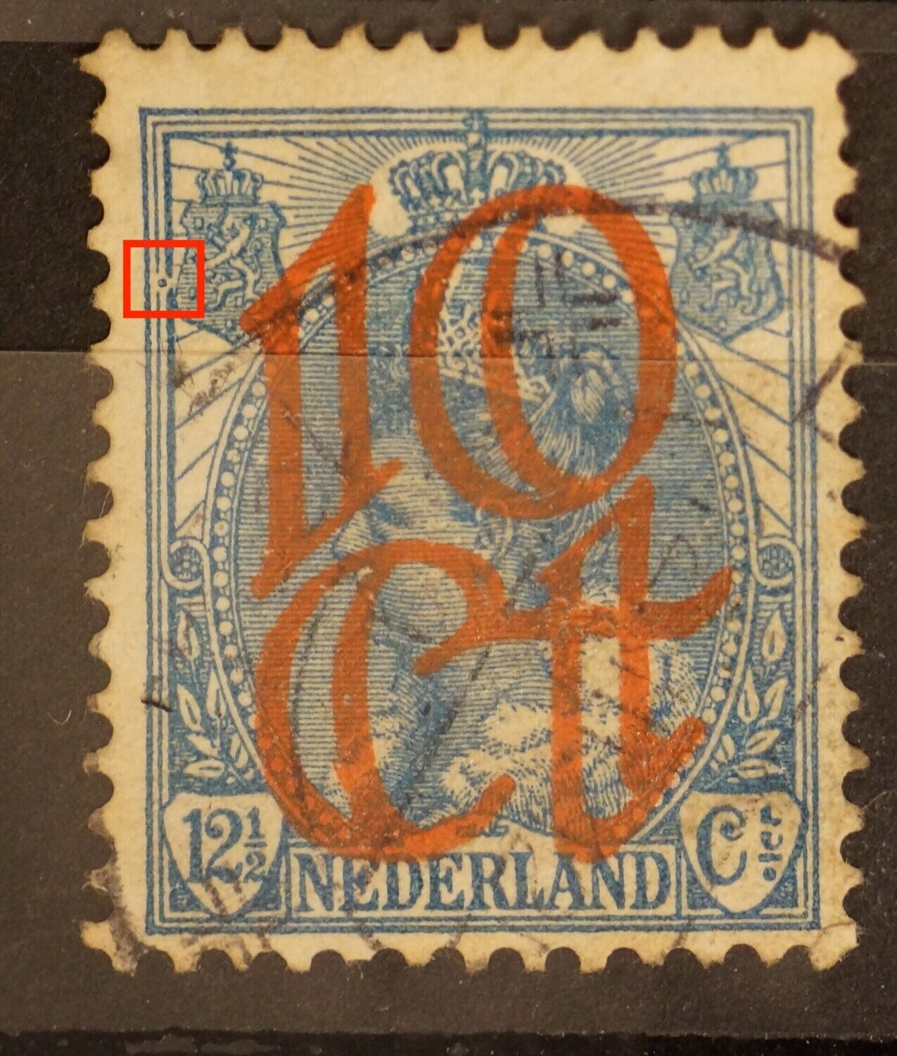 NVPH 118 - blauwe stip in witte cirkel, links boven