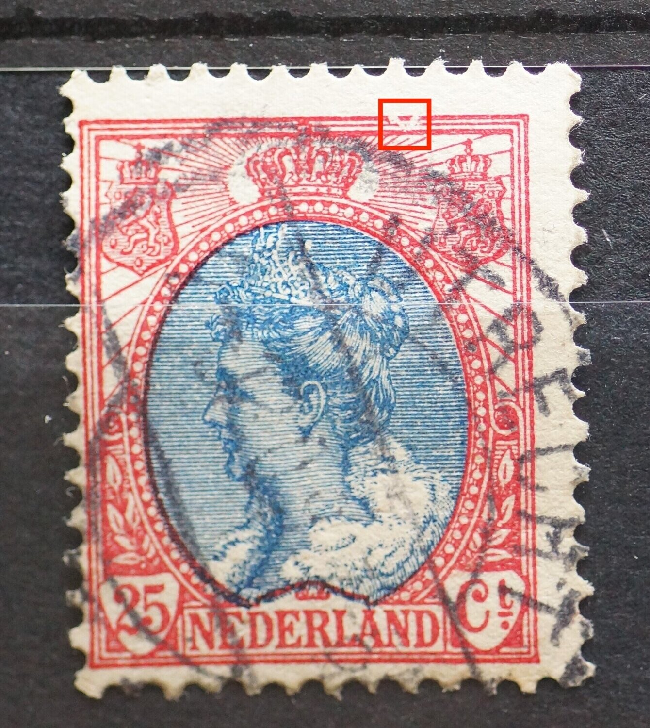 NVPH 71 - V-vormige witte vlek/kras in kaderlijnen boven
