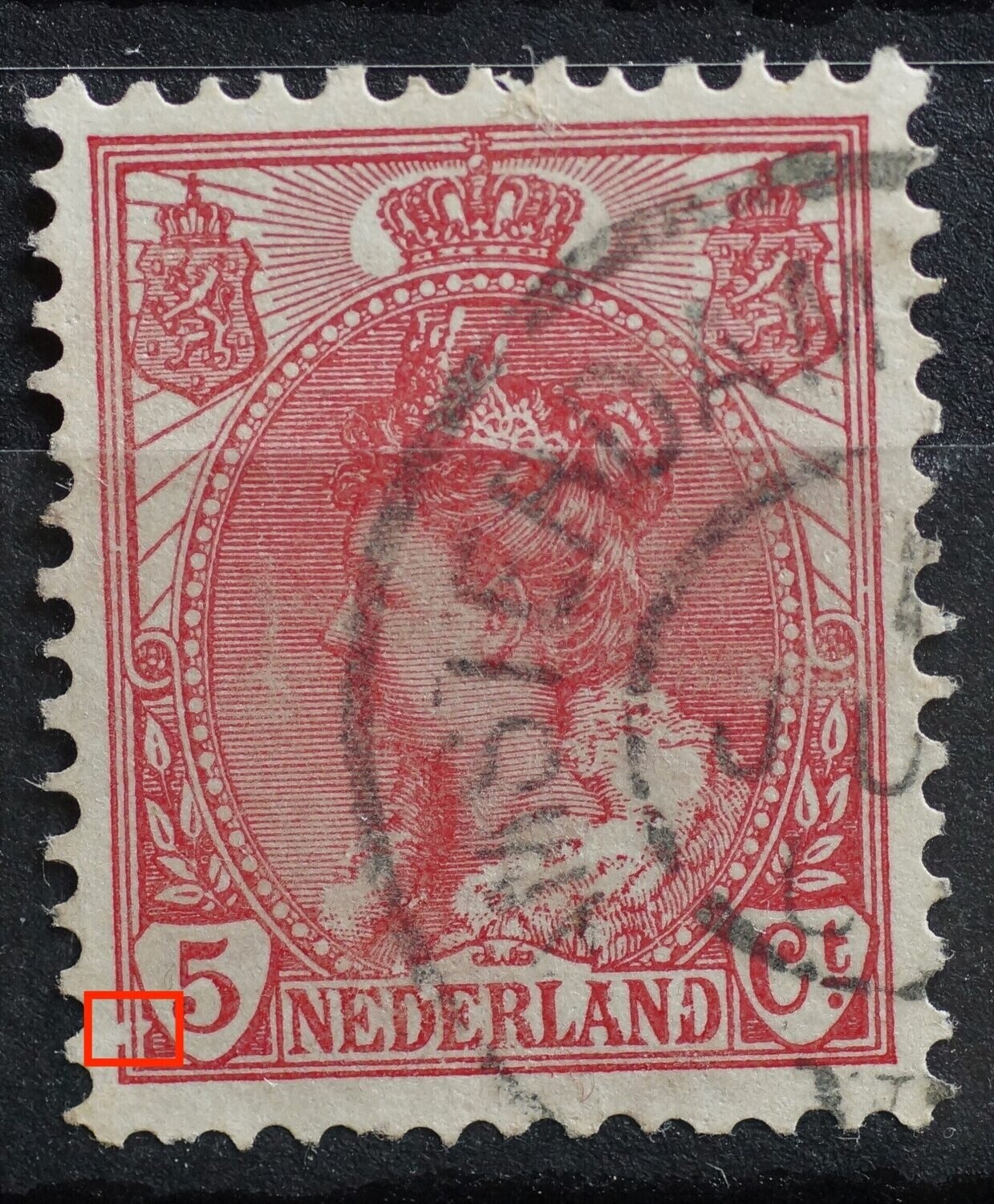 NVPH 60 - beschadigde kaderlijnen links van 5 en beschadigde tweede D van NEDERLAND