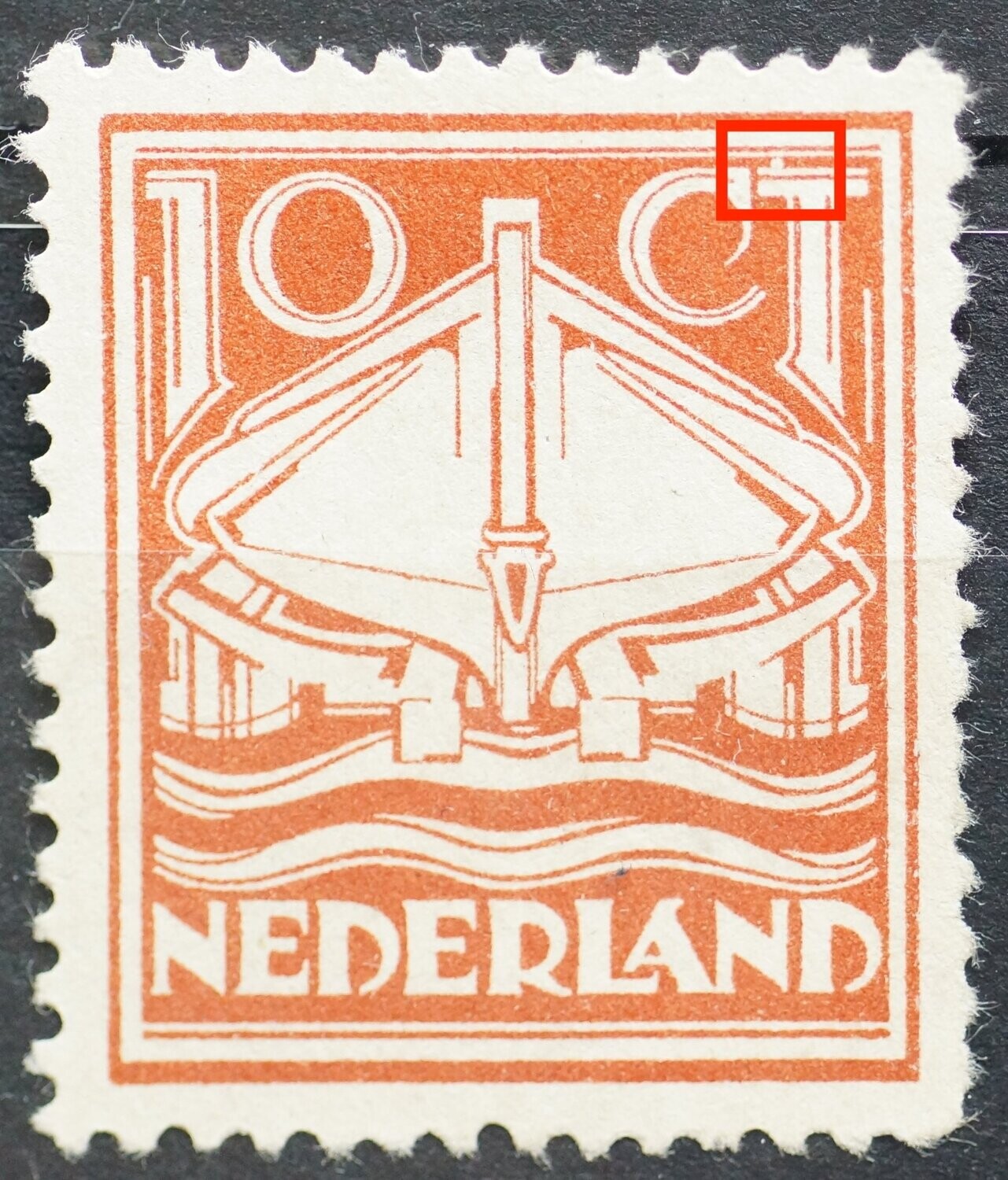 NVPH 140 - witte stip boven de T van CT